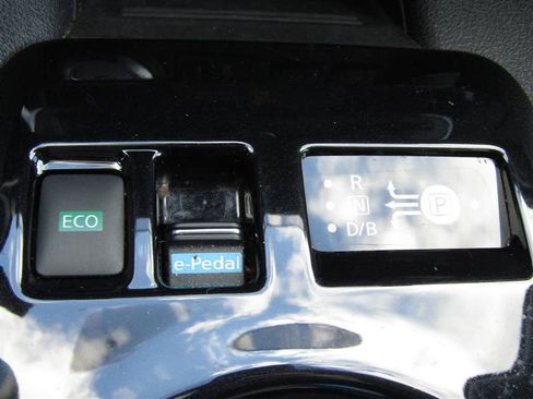 Used 2022 Nissan Leaf SV image 22