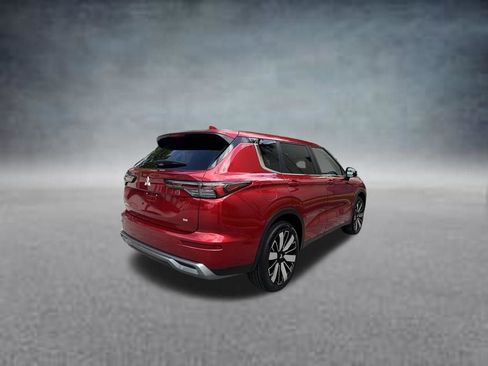 Used 2025 Mitsubishi Outlander SE FWD image 7