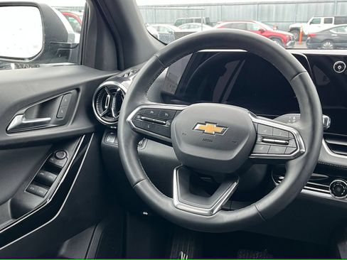 Used 2025 Chevrolet Equinox LT FWD image 28