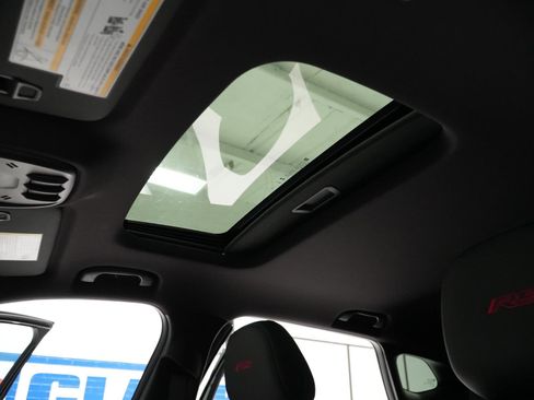 New 2026 Chevrolet Trax RS w/ Sunroof Package image 16