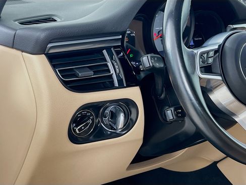 Used 2020 Porsche Macan S image 10