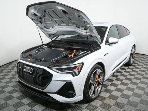 Certified 2023 Audi e-tron Prestige w/ Prestige Package image 34