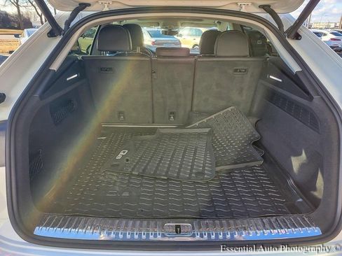 Used 2022 Audi Q8 Premium Plus image 19