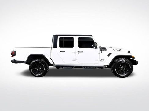 Used 2022 Jeep Gladiator Willys image 8