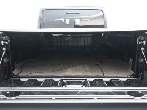 Used 2022 Jeep Gladiator Overland AWD/4WD image 18