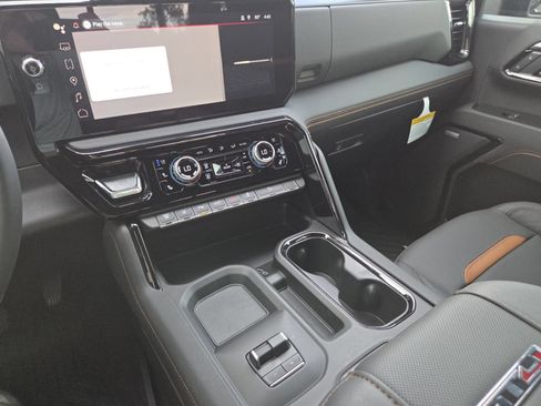 New 2026 GMC Sierra 2500 AT4 w/ AT4 Premium Plus Package AWD/4WD image 33