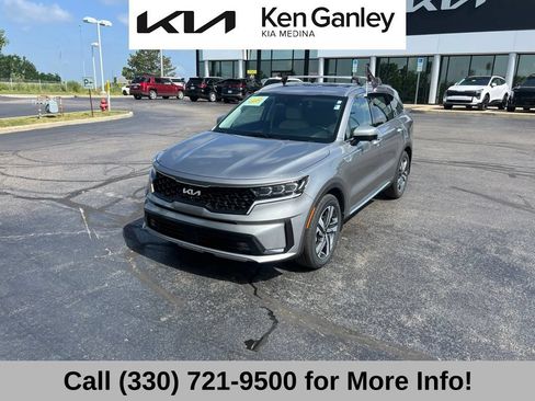 Certified 2023 Kia Sorento SX Prestige AWD/4WD image 3