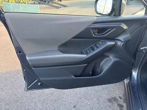 Used 2025 Subaru Crosstrek 2.0i Premium image 19