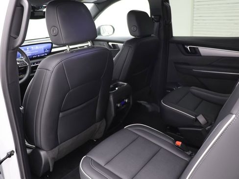 Used 2025 Buick Enclave Preferred image 11