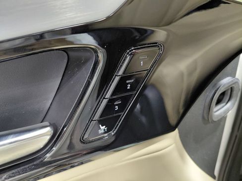 Used 2022 Acura MDX SH-AWD w/ Technology Package image 11