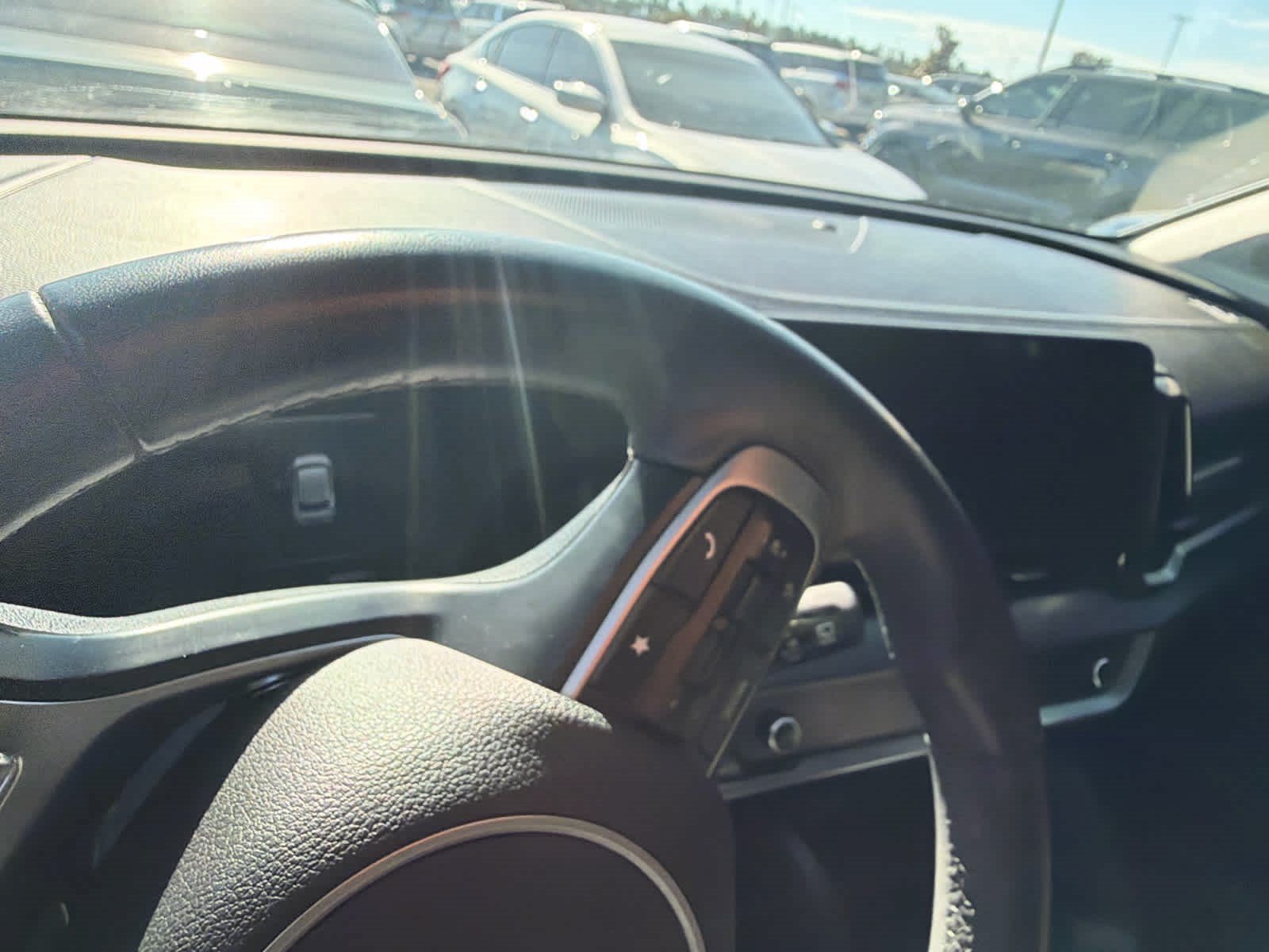 Used 2024 Kia Sportage EX FWD image 8