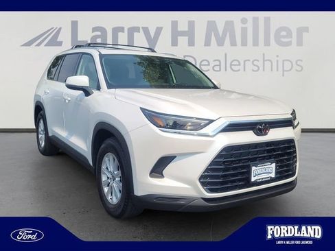 Used 2026 Toyota Grand Highlander AWD image 7