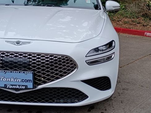 Used 2022 Genesis G70 2.0T image 9