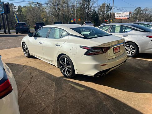 Used 2022 Nissan Maxima SV w/ Floor Mat Group FWD image 10