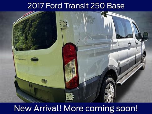 Used 2017 Ford Transit 250 130 Low Roof w/ Exterior Upgrade Package RWD image 4