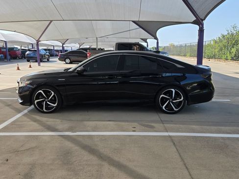 Used 2022 Honda Accord Sport image 2