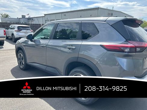 Used 2025 Nissan Rogue SV AWD/4WD image 18
