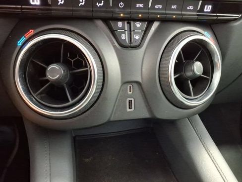 Used 2022 Chevrolet Blazer LT FWD image 21