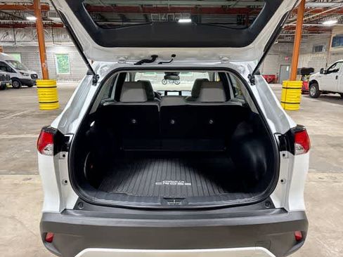 Certified 2024 Toyota Corolla Cross LE w/ Moonroof Package AWD/4WD image 11