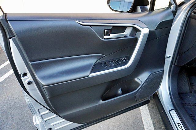 Used 2024 Toyota RAV4 XLE FWD image 27