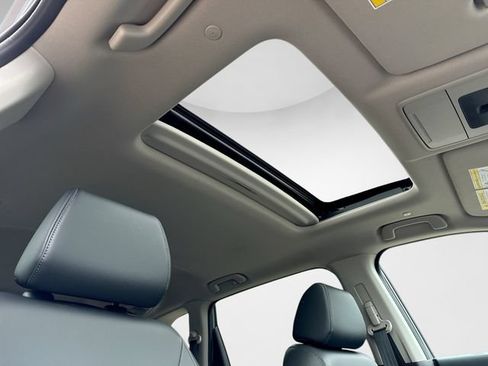 Used 2025 Honda CR-V EX-L image 17