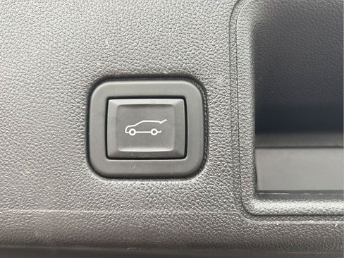 Used 2024 GMC Terrain SLT AWD/4WD image 22