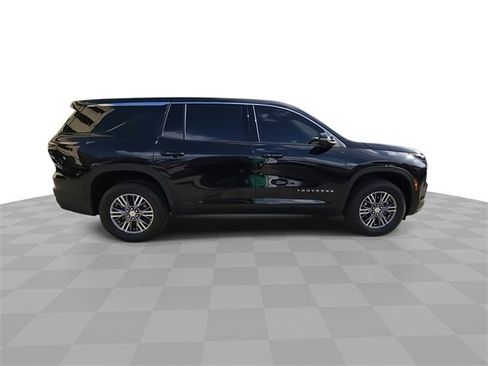 Used 2024 Chevrolet Traverse LS image 9