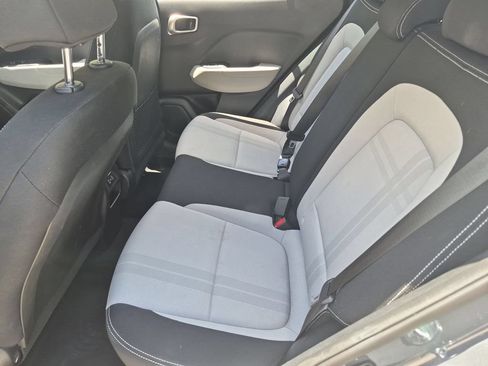 Used 2025 Hyundai Venue SEL FWD image 27