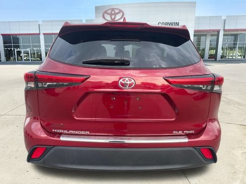 Used 2020 Toyota Highlander XLE w/ Protection Package #3 AWD/4WD image 4