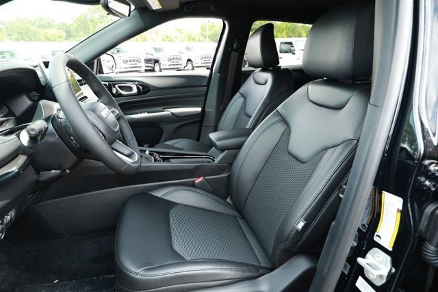 New 2026 Jeep Compass Latitude AWD/4WD image 22