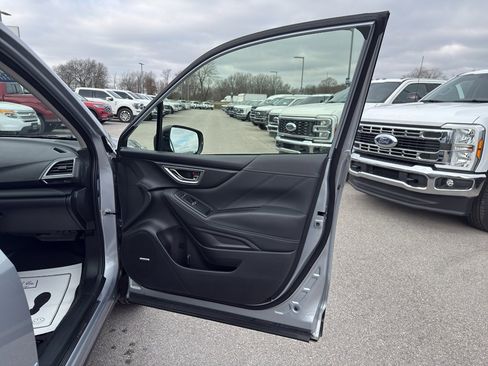 Used 2023 Subaru Forester Touring image 14