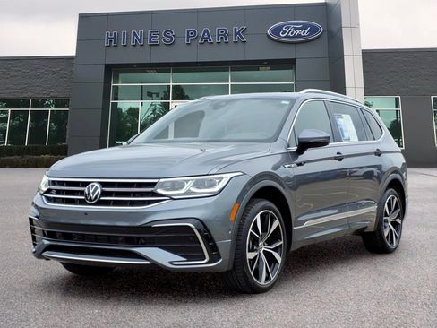 Used 2022 Volkswagen Tiguan SEL R-Line AWD/4WD image 3
