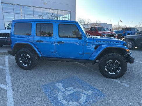 Used 2024 Jeep Wrangler Unlimited Rubicon 4xe image 33