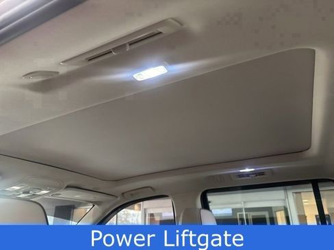 Used 2022 GMC Yukon Denali image 16