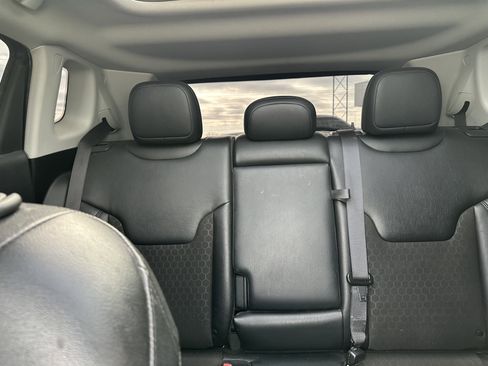 Used 2021 Jeep Compass Latitude w/ Sun and Sound Group image 15