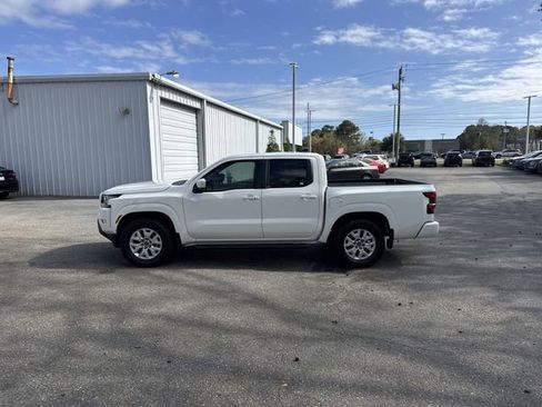 Used 2024 Nissan Frontier SV w/ SV Convenience Package image 8
