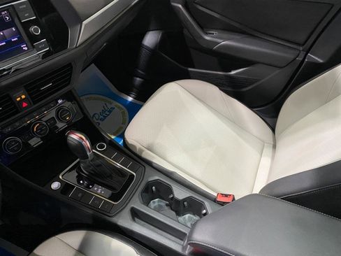 Used 2019 Volkswagen Jetta R-Line w/ R-Line Cold Weather Package FWD image 15