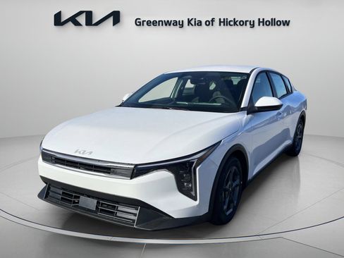 New 2025 Kia K4 LXS FWD image 3