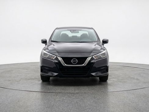 Used 2025 Nissan Versa SV FWD image 2