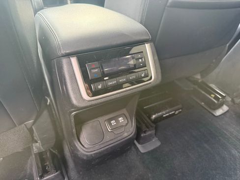 Used 2020 Subaru Ascent Limited w/ Technology Package image 21