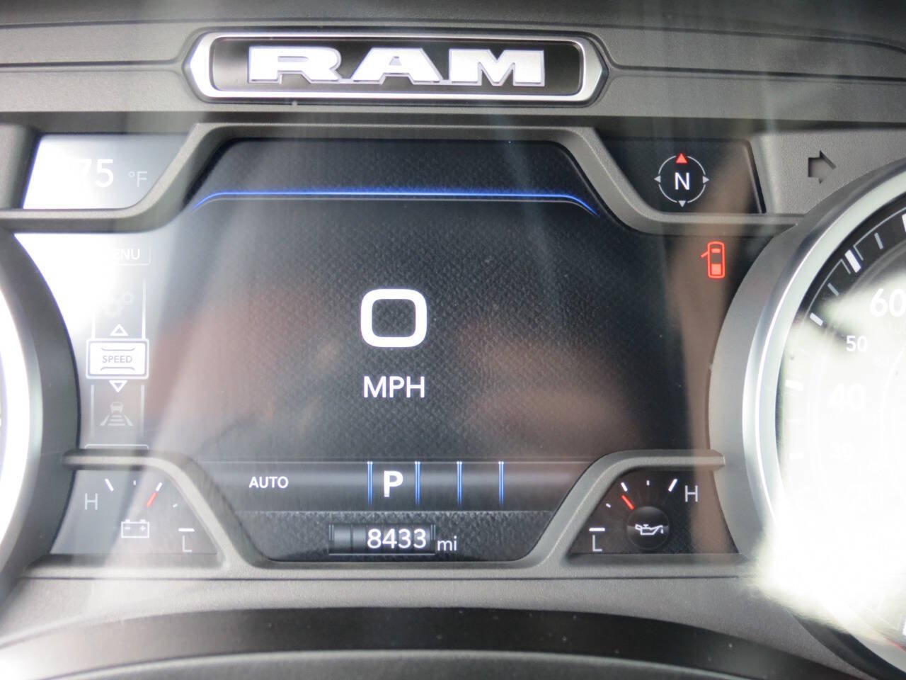 Used 2025 RAM 1500 Laramie w/ Sport Appearance Package AWD/4WD image 15