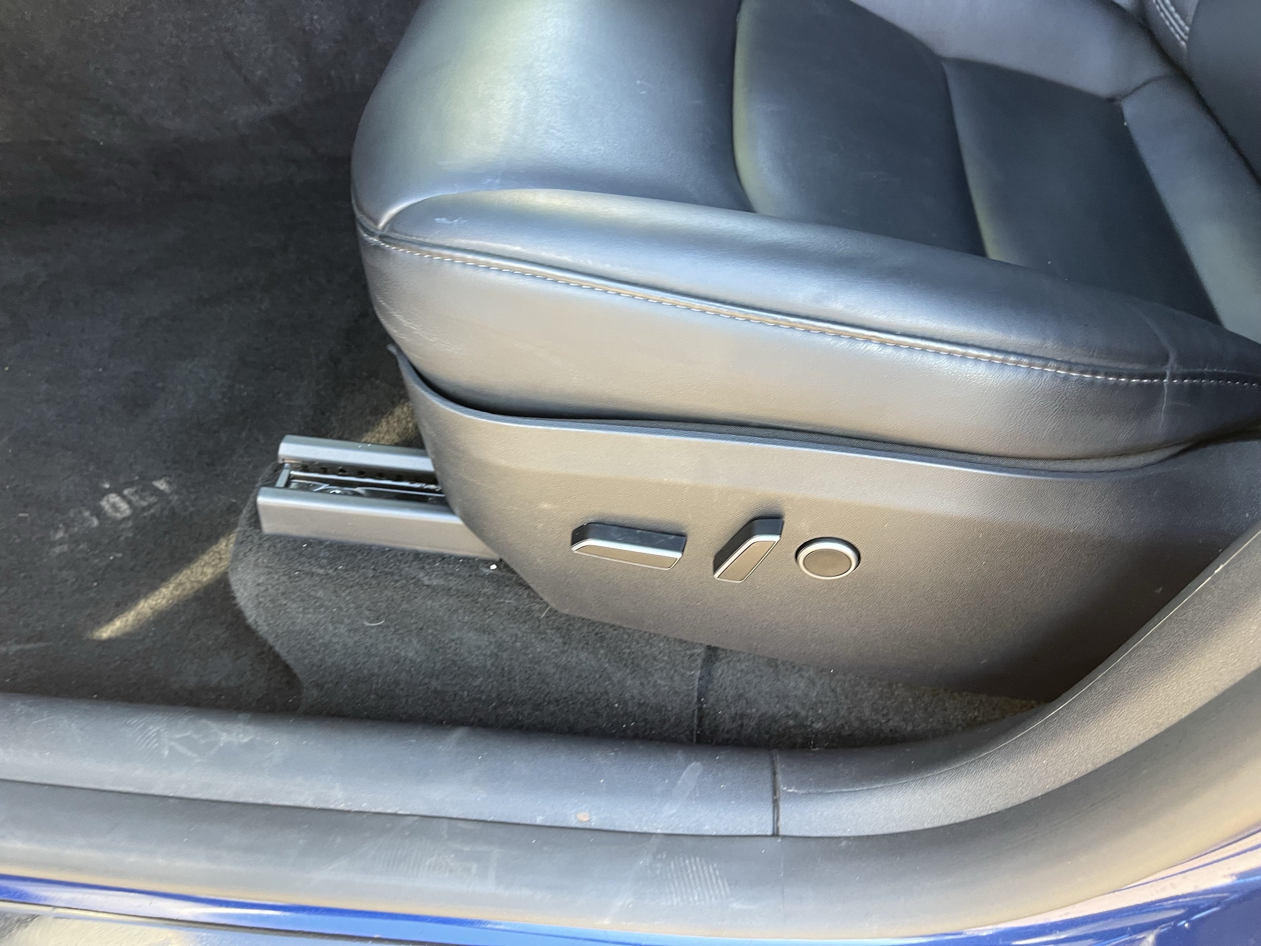 Used 2023 Tesla Model Y Performance AWD/4WD image 22