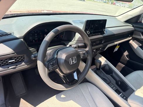 Used 2025 Honda Accord SE image 4