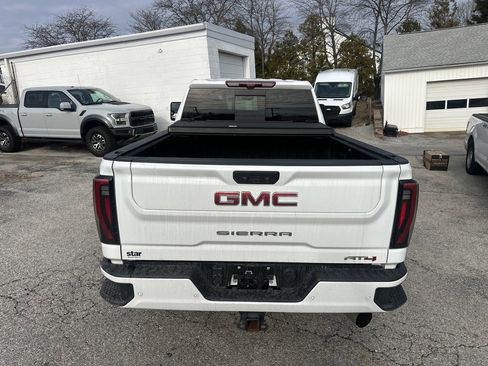 Used 2024 GMC Sierra 2500 AT4 w/ AT4 Premium Plus Package image 4