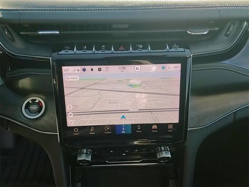 Used 2023 Jeep Grand Cherokee L Overland w/ Advanced Protech Group III image 16