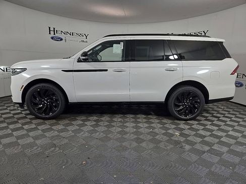 New 2025 Lincoln Navigator Reserve w/ Jet Appearance Package image 7