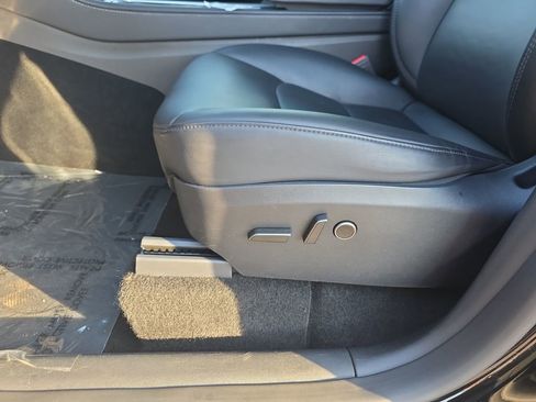 Used 2024 Tesla Model Y Long Range image 40