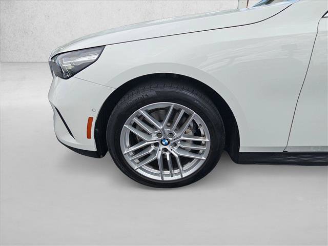 Certified 2024 BMW 530i w/ Convenience Package RWD image 25
