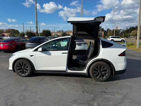 Used 2023 Tesla Model X image 8