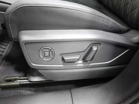 Used 2025 Audi SQ5 Premium Plus w/ Premium Plus Package AWD/4WD image 14